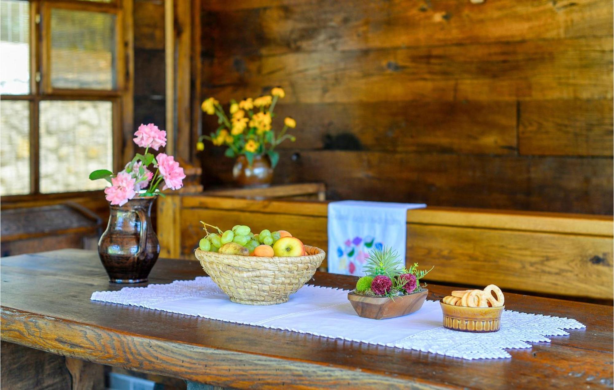 Pet Friendly Home In Varazdin Breg With Jacuzzi Exterior foto